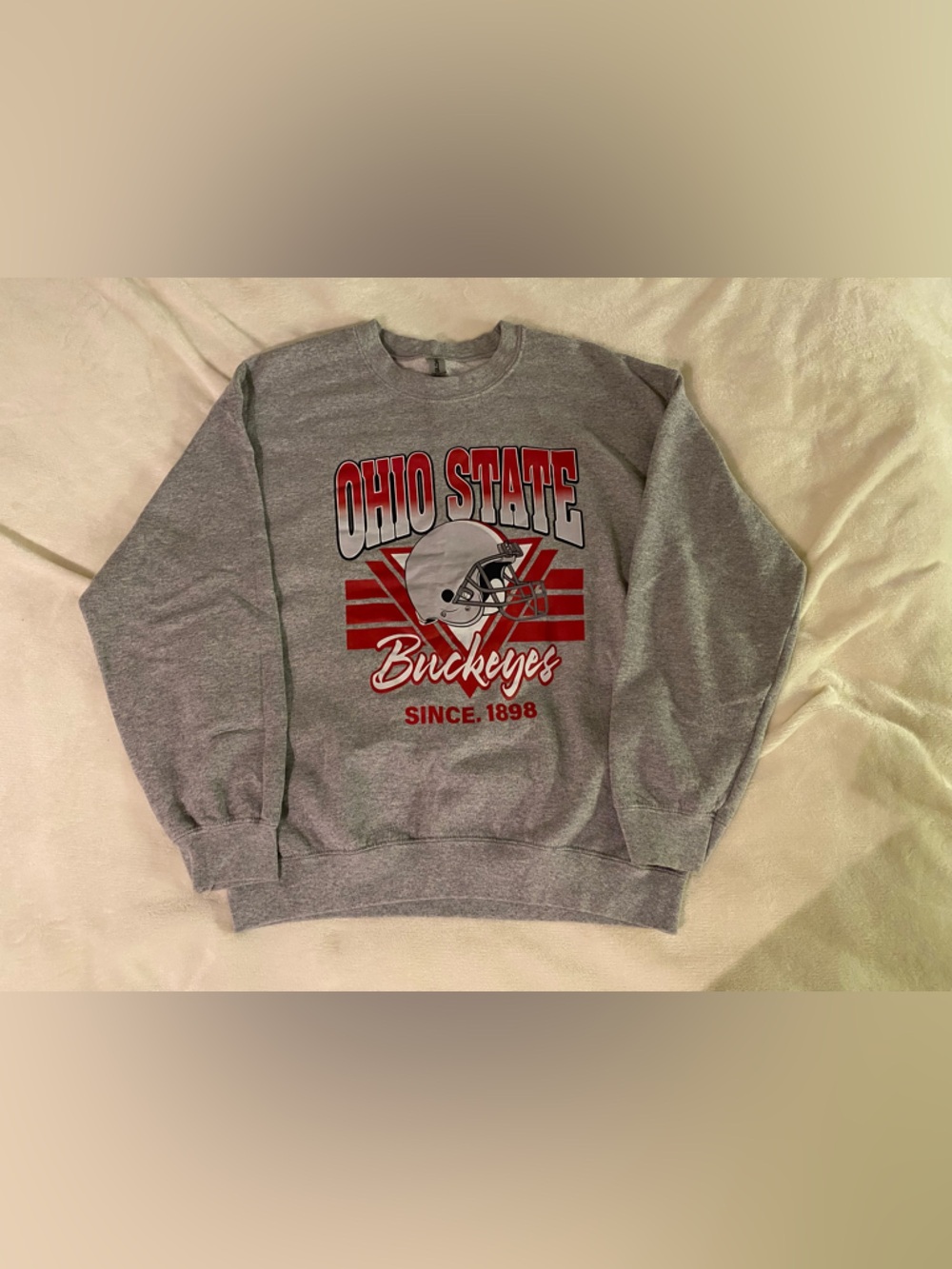 Gildan Gray Ohio State Buckeyes Crewneck Sweatshirt with Red Graphics